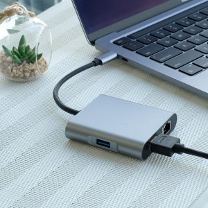 最大100Wでデバイスを充電できるマルチポート搭載のUSBハブです。